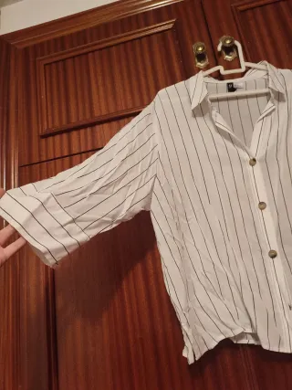 Camisa H&M rayas blancas y negras