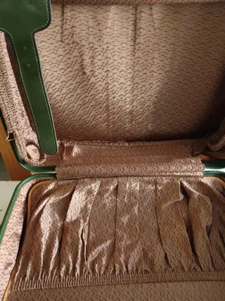 Maleta vintage verde