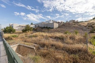 Terreno en venta en Zubia (La)
