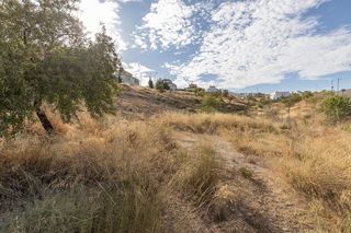 Terreno en venta en Zubia (La)