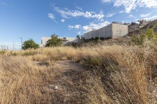 Terreno en venta en Zubia (La)