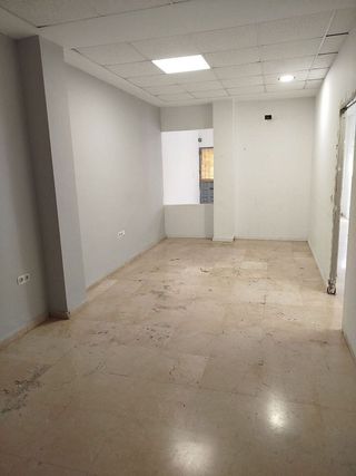 Local comercial en alquiler en Santa Eufemia en Tomares