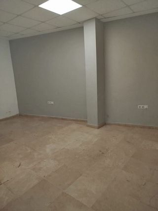 Local comercial en alquiler en Santa Eufemia en Tomares