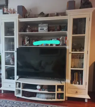 Mueble de salón con cristal