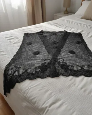 Chal Mantilla Hecho a Mano. Pieza única