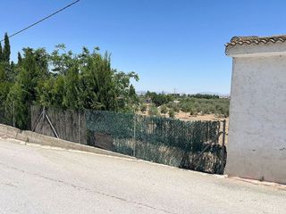 Terreno en venta en Zubia (La)