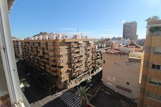 Piso en venta en Ensanche - Diputación en Alicante