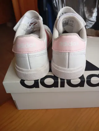 Zapatillas Adidas Niña blanco y rosa Talla 29