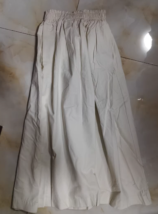 Falda larga blanca con vuelo