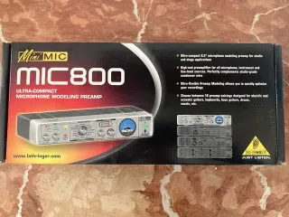 Behringer MIC800 Previo Micrófono con Modelado