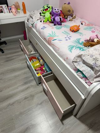 Cama nido infantil con cajones.