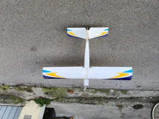 Avión RC a batería completo