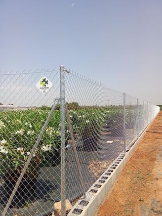 Cerramiento metálico de malla galvanizada