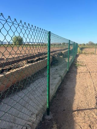 Cerramiento metálico de malla galvanizada