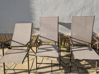 Sillas plegables exterior beige y marron