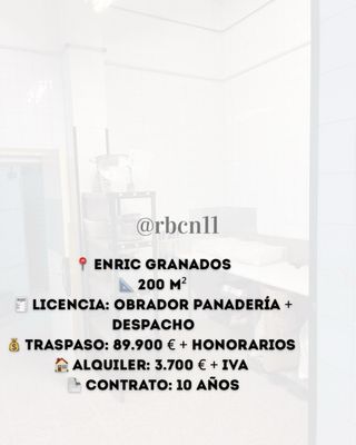 Obrador de panaderia con despacho y salida de humo