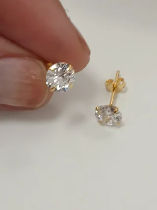 Brincos Zircônia Dourada 6mm