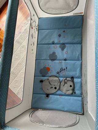 Cuna de viaje con colchón nuevo