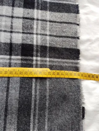 Bufanda cuadros H&M gris y negra