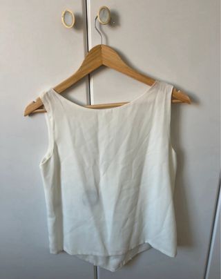 Blusa blanca con lazo