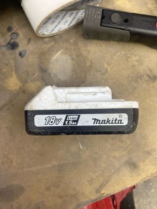 Batería Makita 18V Li-ion 1.5Ah