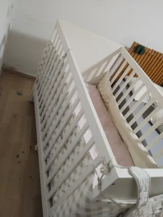 Cuna blanca para bebé