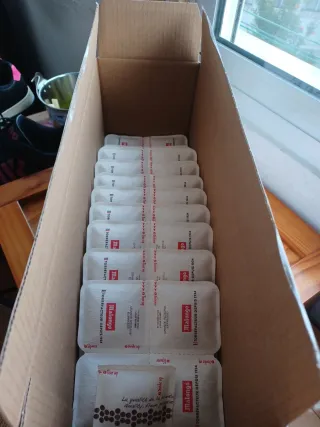 Cafetera Expreso Malongo Negra y 40 cápsulas.