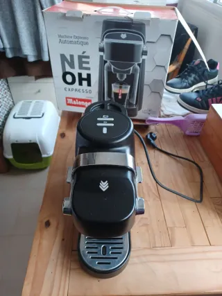 Cafetera Expreso Malongo Negra y 40 cápsulas.