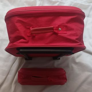 Maleta y neceser rojo