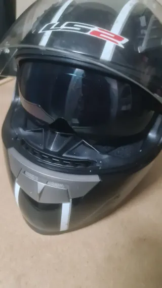Casco de moto LS2 negro. Talla XS