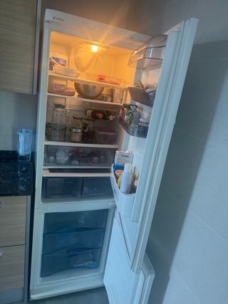 Nevera EDSA con congelador separado