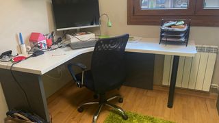 Dormitorio infantil gris y verde