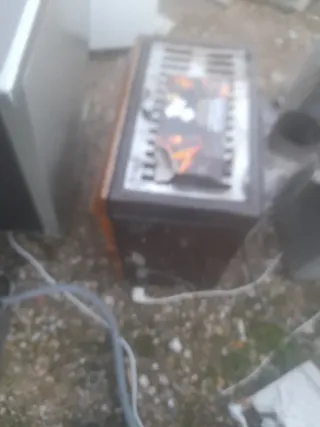 Estufa de leña madera y metal