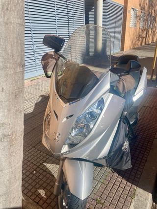 Peugeot Satelis 250cc Maxiscooter.