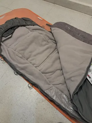 2 Sacos Jane Nest Plus Silla y Capazo Gris