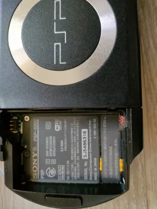 PSP - 1000 Sony con gioco e accessori - leggere