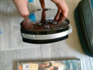PSP - 1000 Sony con gioco e accessori - leggere