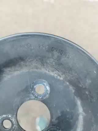 Polea Bomba Dirección Asistida Mercedes A004 236