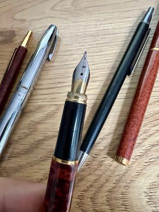 Lote de 5 plumas, bolígrafos y portaminas