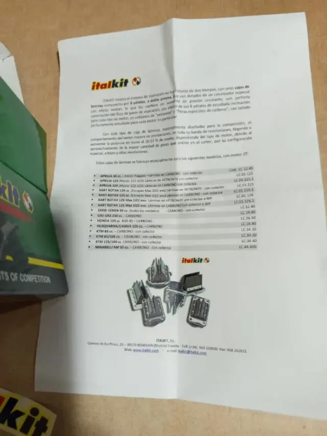 Caja de láminas Italkit Competición AM6