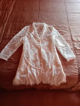 Blusa blanca de encaje