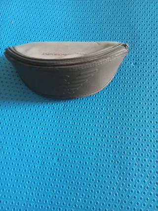 Lote de 3 porta gafas: Ray-Ban, Armani