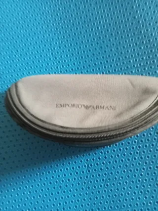 Lote de 3 porta gafas: Ray-Ban, Armani