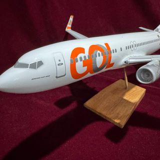 Maqueta Avión Boeing 737 MAX 8 GOL