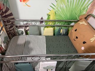 Ropa de Cuna Estampada Animales y Rayas.