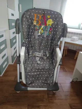 Trona de bebé reclinable y plegable