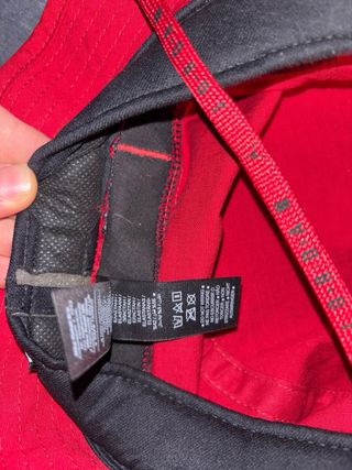 Bucket hat Jordan rojo