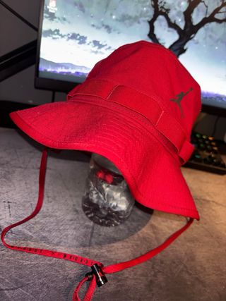 Bucket hat Jordan rojo