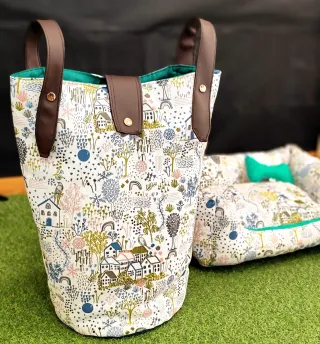 Cama y contenedor para mascotas