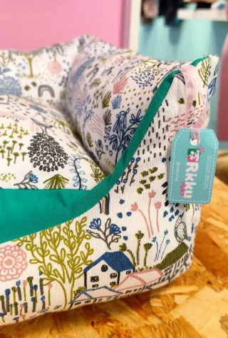 Cama y contenedor para mascotas